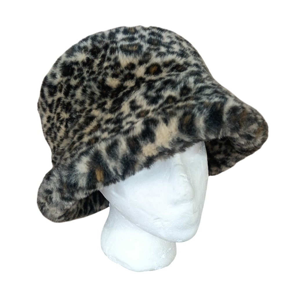 Betmar New York Faux Fur Bucket Hat Vintage Leopard Print Red Quilted Lining